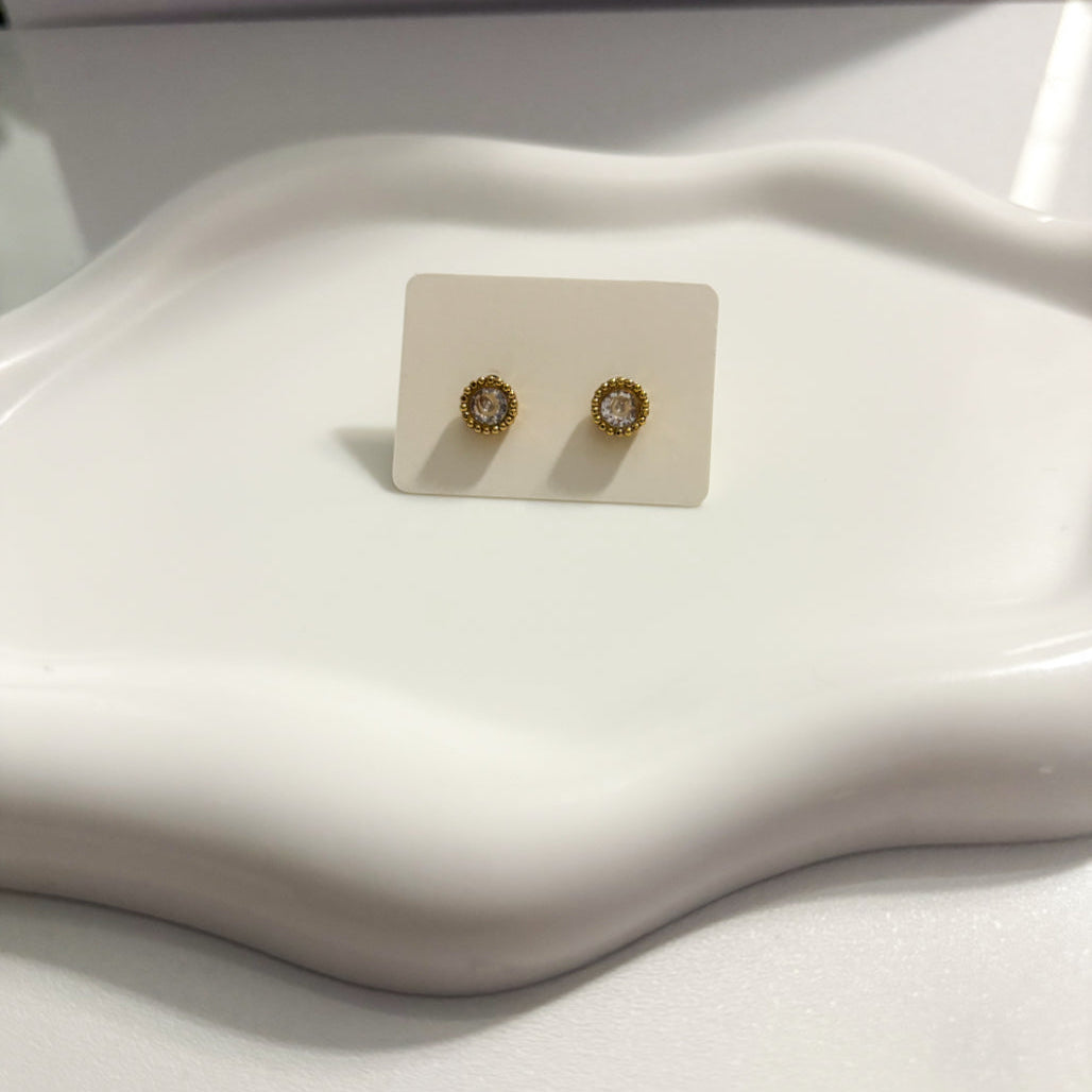 Mini circle earrings
