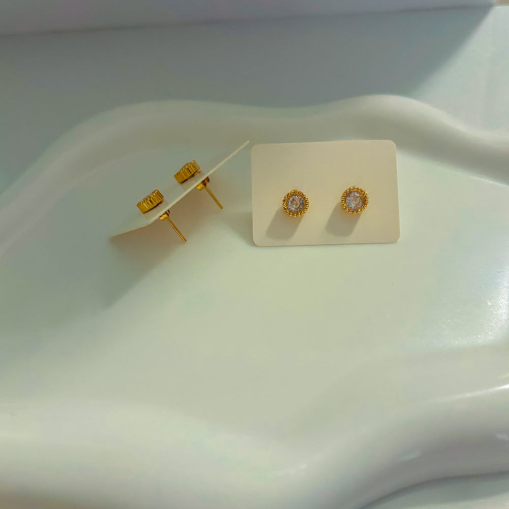 Mini circle earrings